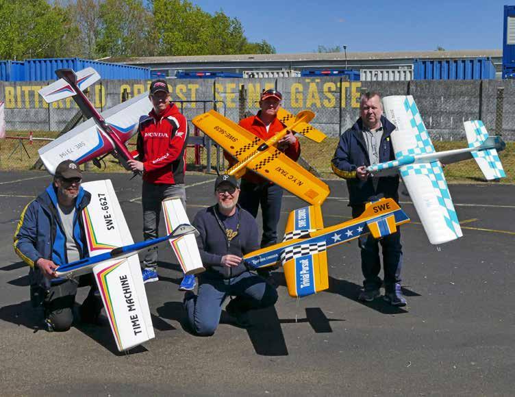1/2017 11 Här har vi det svenska laget i F2B i Bitterfeld: Stående från vänster: Thomas Johnsson, Staffan Ekström och Lennart Nord. Främre raden från vänster: Michael Palm och Niklas Löfroth.