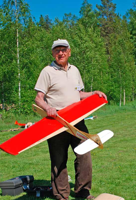 1/2017 59 Rudolf Ross avled den 23 april i år efter en tids sjukdom. Karlskoga MFK förlorade därmed en av sina mest betydelsefulla och framträdande medlemmar.