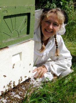 7 Torsdagen den 8 november Honungsföreläsning med provsmakning Lotta Fabricius Kristiansen föreläser om honung.