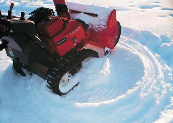 Motorvarvtalet förblir konstant, oberoende av mängden snö som utkastaren kastar iväg, medan körhastigheten styrs automatiskt av skruven som känner av snödjupet.