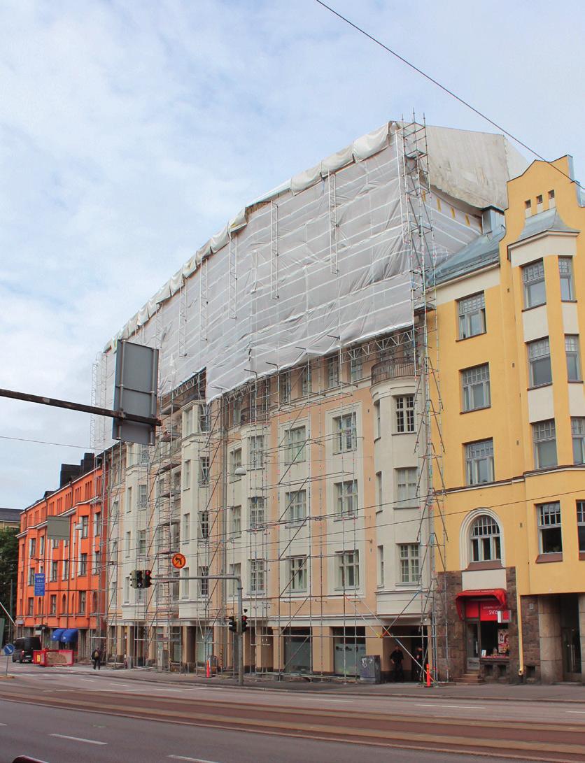 13 5. BYGGANDE Tekniskt sett är vindsbyggandet reparationsbyggande. Det är möjligt att vika från kraven på nybyggnad i den nuvarande lagstiftningen.