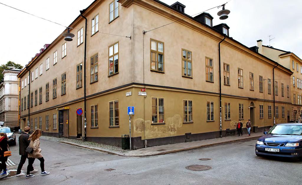 Gymnasiet slogs samman med Maria Elementarläroverk på Sankt Paulsgatan 10 och bildade