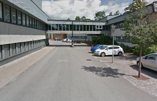 Vid mer extrema skyfall kan dagvatten från omgivande områden svämma över och belasta lågpunkterna intill byggnaden på Kalmar Nyckel vilket kan orsaka materiella skador.