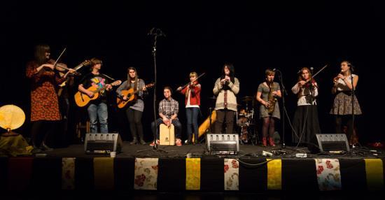 00 (Svanen) Foto: Jimmy Lilja Vi får möta Sundsvalls Kulturskolas folk- och