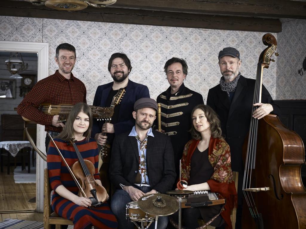 SWEDEN ALLSTARS, fredag 19.45 (Svanen) Foto: Torbjörn Bergqvist Tre av landets främsta folkmusikgrupper, Ahlberg, Ek & Roswall - Ulrika Bodén - Göran Månsson Band, finns i Västernorrland.