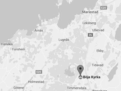 Kanske något i den här stilen: En pöjk ifrån Böja, utbildad till skomakare, reste murstocken, till minne av att han med sin familj tillbringade år efter år vid den härd, vars rök slingrade sig upp