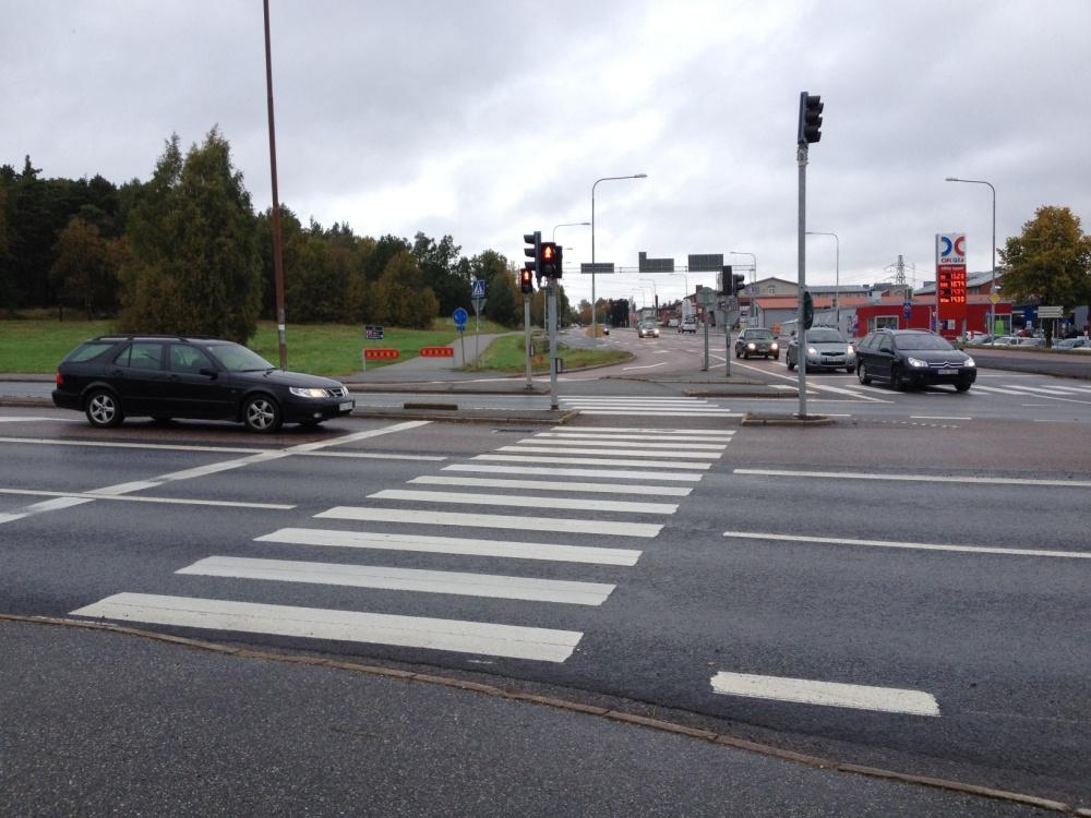 3 Förutsättningar 3.1 Vägsystem Länsväg 262 förbinder Norrortsleden, länsväg 265, och E4 i Sollentuna kommun med E18 i Danderyds kommun.