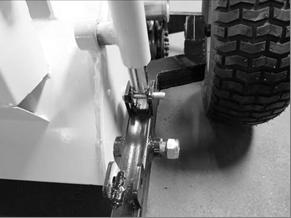 The photo shows the right hand wheel from the rear. Note how the bolts are fitted.