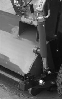 Instructions for use Tighten nuts and bolts on the machine after the first hour of operation. Before start-up, clear the working area of stones, branches, mole hills, etc.