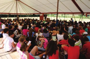 Taizé 2011 Veckan efter midsommar åkte Kyrkans Ungdom tillsammans med ungdomar från Trollhättan och Vargön till klostret Taizé i Frankrike.