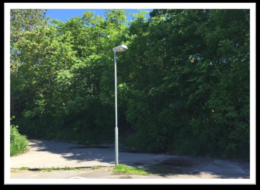 Sid 14/20 Nummer 8.2 Södra kortsidan av Kronbergsvallen i början på maj i början på juni Trappan och dess närområde upplevs som otryggt.