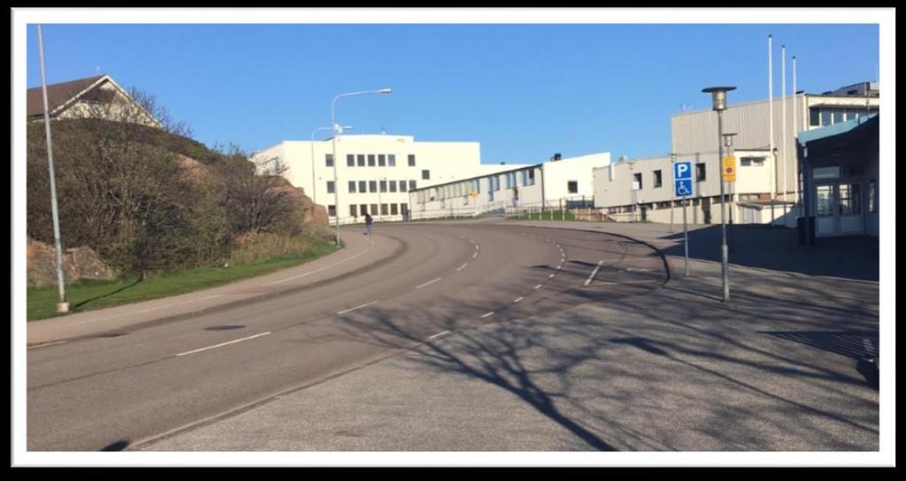 Sid 17/20 Nummer 11 Gymnasievägen i höjd med Kronbergshallen På Gymnasievägen är hastigheten begränsad till 30 km/h.
