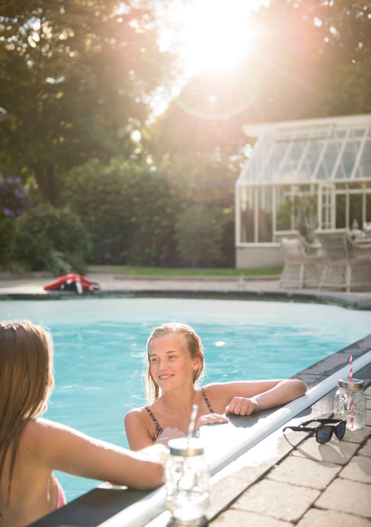 9 När du haft badpremiär ska du inte behöva göra någonting åt din pool. Förutom att bada då förstås.