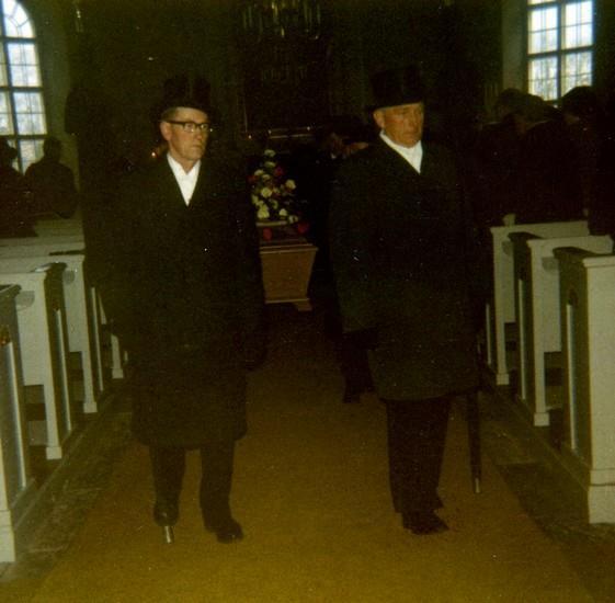 Från Albert Deréhns begravning i Frändefors kyrka år 1970.