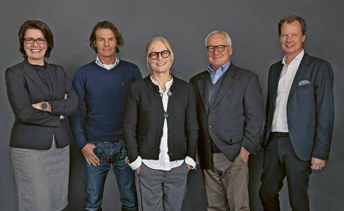 COREMS STYRELSE & REVISORER Från vänster: Carina Axelsson, Rutger Arnhult, Christina Tillman, Jan Sundling och Patrik Essehorn.