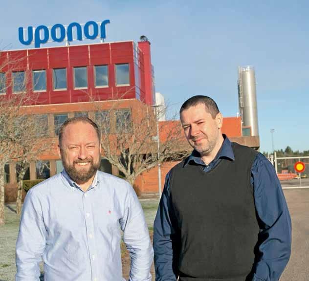 Foto: Fredrik Eriksson Robert Sandén, säljare på Dematek och Adam Ciesz, avdelningschef på Uponor Infra.