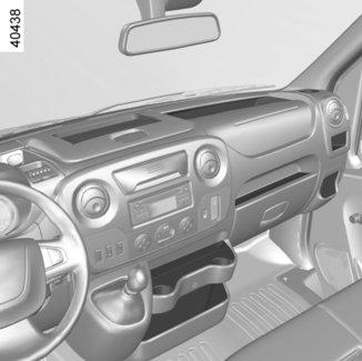 Plats för exempelvis A4-dokument, en 2-litersflaska vatten osv. Beroende på bil kan facket vara ventilerat och kylt.