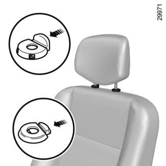NACKSKYDD 1 A B 2 Ditsättning av nackskyddet Dra nackskyddet uppåt/nedåt. Nedsänkning av nackskyddet Tryck på spärren 1 och sänk ner nackskyddet samtidigt.