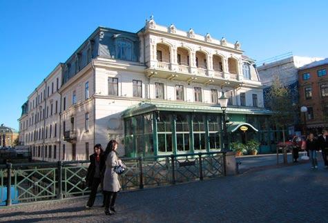 PROGRAM FÖR PALACEHUSET m.m. Programmets syfte är att ge förutsättningar för: Tillbyggnader m.m. till det kulturhistoriskt värdefulla Palacehuset vid Brunnsparken i Göteborgs stadskärna, Nybyggnad på fastigheten vid Södra Hamngatan 47, också beläget nära Brunnsparken.