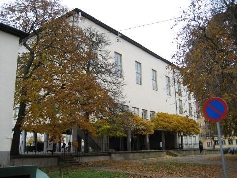 Det är den högsta klassningen och innebär att bebyggelsen har kulturhistoriska värden motsvarande fodringarna för byggnadsminnen i kulturminneslagen.
