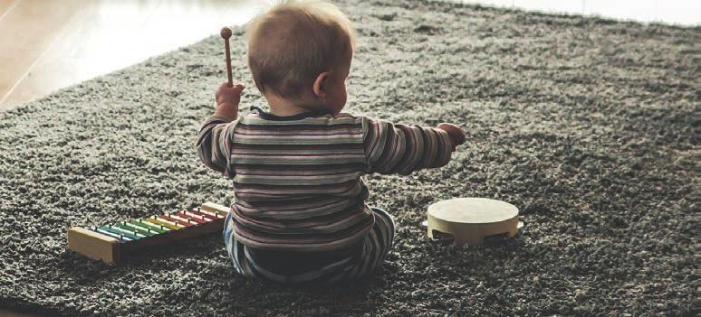 musik för barn och föräldrar Baby- och barnrytmik Här stimulerar vi sinnen och reflexer i barnens aktuella utvecklingsstadier.