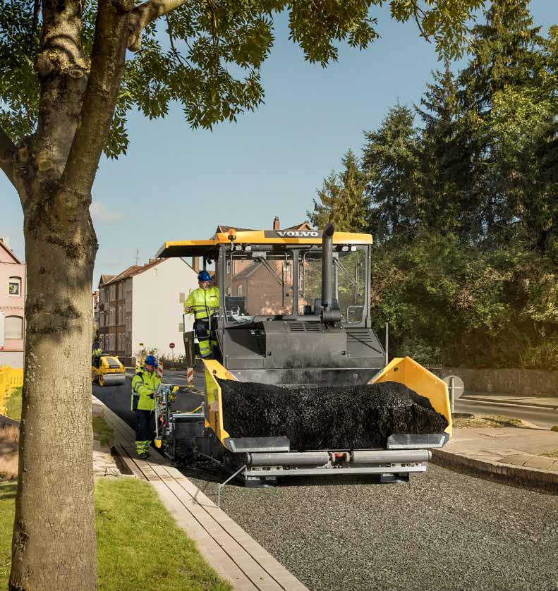 Kompakt maskin med stora funktioner P4820D ABG är Volvos minsta 2,5 m asfaltläggare; den kompakta konstruktionen gör att läggaren kan transporteras