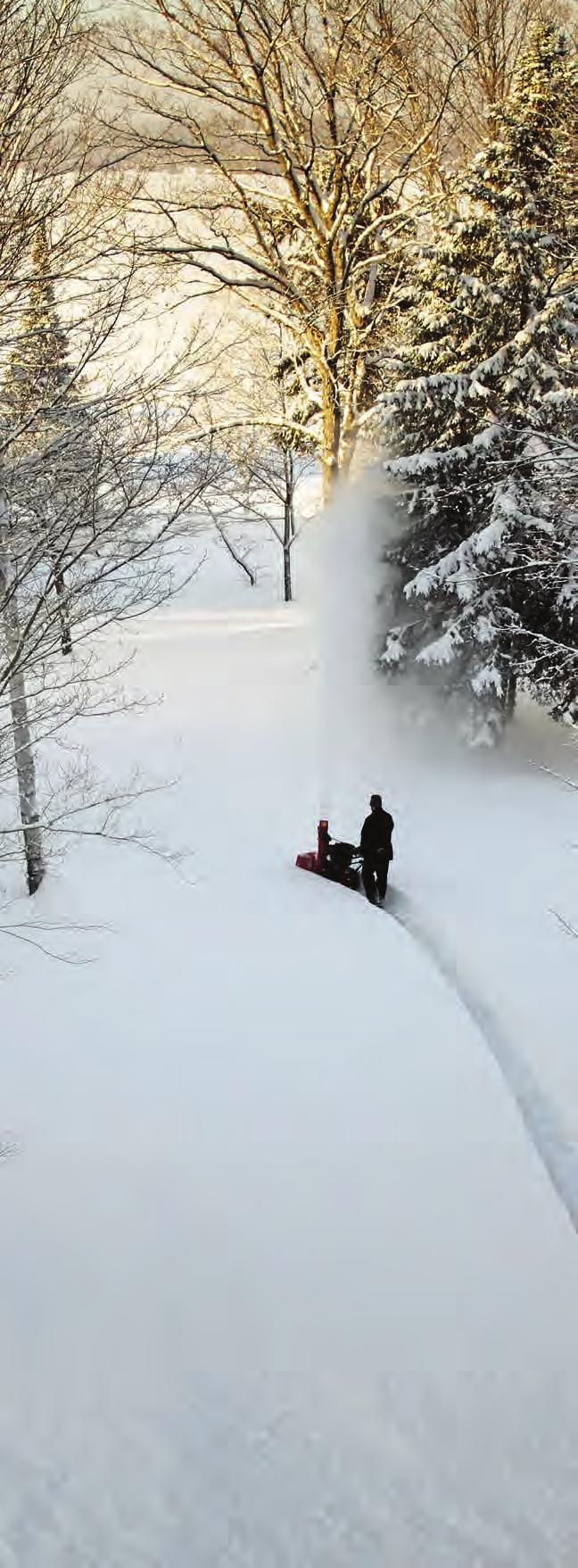 Har du tröttnat på att skotta bara för att få fram bilen en plötslig, snöig vintermorgon? I så fall är det dags att ta makten över vädret och bestämma dig för att göra snöarbetet enklare.