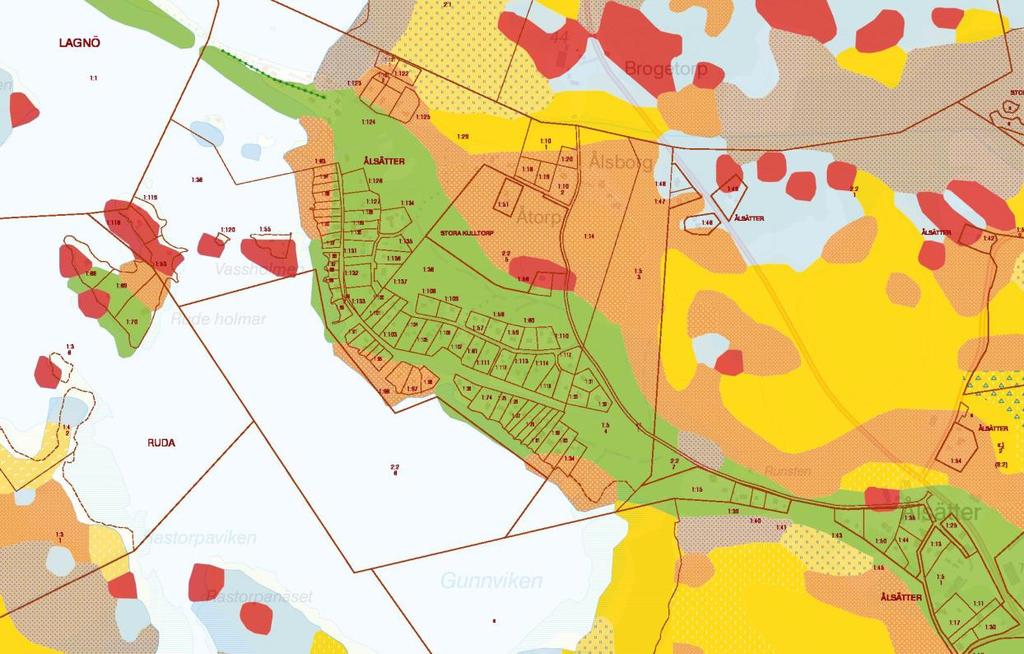 5 (8) 5 GEOTEKNISKA FÖRHÅLLANDEN 5.1 Topografi Terrängen närmast Kolsnarens strandbrink är flack med en markyta som ligger kring +34 med en flack lutning kring 1:10.