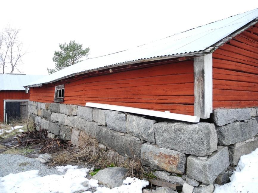 REGISTRERINGSMOTIVERING FÖR HUVUDBYGGNAD (nr. I) Stommen är i bra skick.