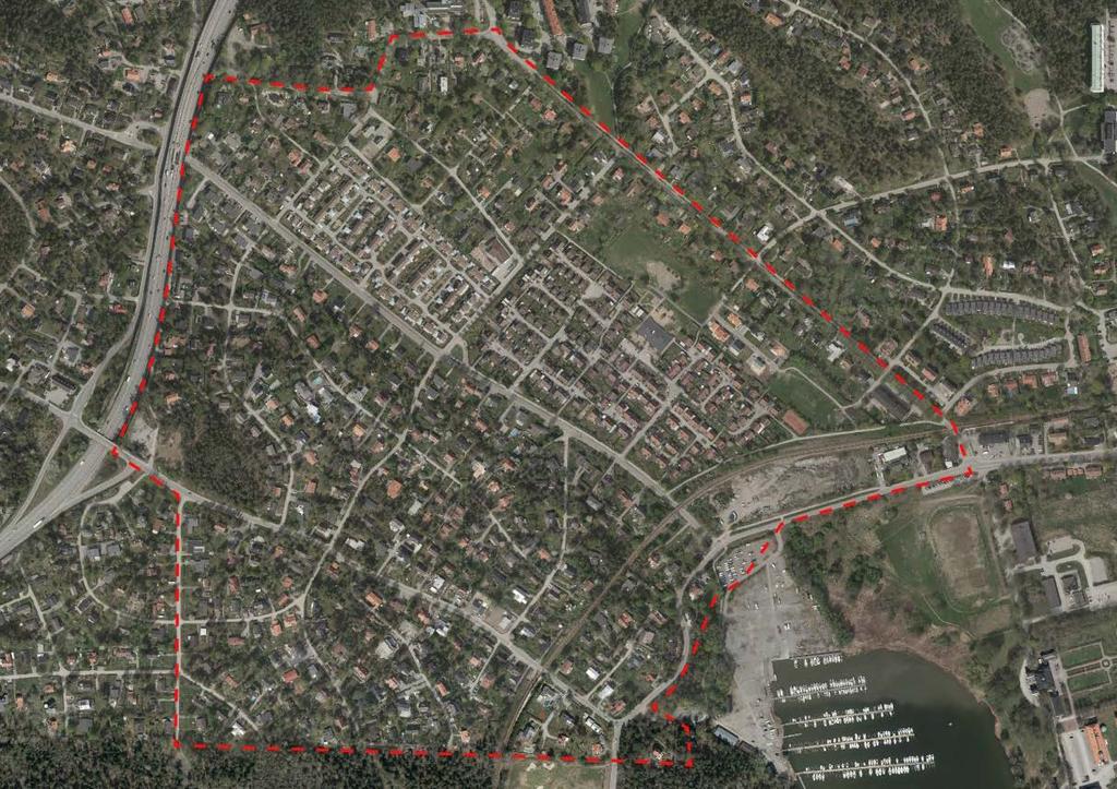 4(13) Inom planområdets centrala delar finns ett radhusområde från 1990-talet, kvarteret Tranan, (vit markering, 1) som nyligen genomgick en planrenovering (laga kraft 2014).