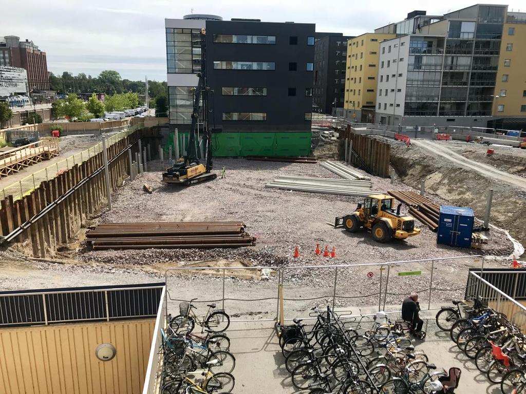 slutet av nuvarande Tingsrätten södra del. Skanska önskar arbeta med pålning de två kommande helgerna för att ta igen förlorad tid.