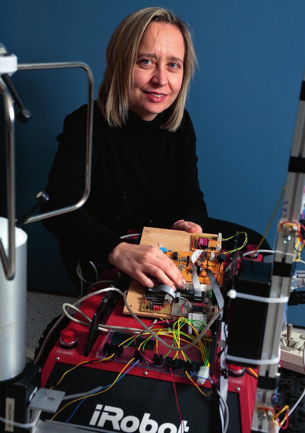Professor Silvia Coradeschi, Örebro universitet, Centret för tillämpade autonoma sensorsystem, har projektbidrag från Vetenskapsrådet.