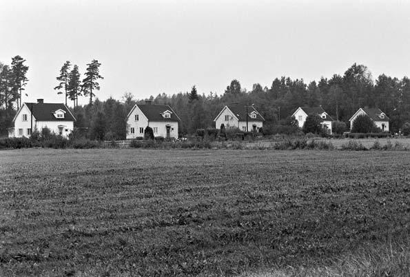 AB Forshedaverkens fabriksbyggnad från 1918 (Forsheda Kvarnagård 1:7) Till företaget hörde tjänstebostäder för olika personalkategorier, förutom ovan nämnda