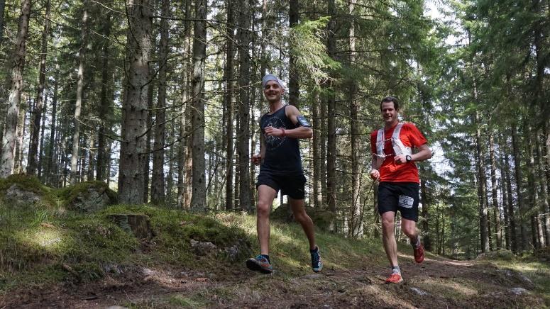 Första depån är uppe på Håleberget efter 5 km, andra depån finns vid Björneborg i Nykyrka efter 13 km och tredje och sista depån är uppe på den andra och sista höjden ovanför Övralid efter 22 km.