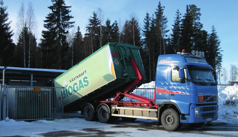 Resterande fem utgörs av biogasdrivna komprimerande sopbilar som används för insamling av avfall från hushåll.