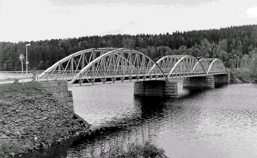 Z681 Järpströmmen vid Järpen Brotyp: Balkbro med stående parabelfackverk Byggd år: 1909 Antal spann: 3 Kall Krok Åre