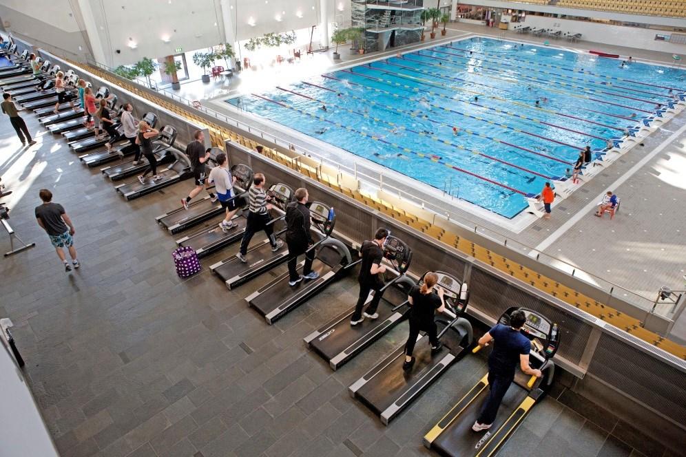 Stockholms stads sim- och idrottshallar Stockholms stads sim- och idrottshallar erbjuder ett brett utbud av aktiviteter för alla åldrar.