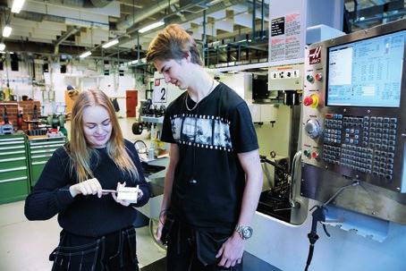 Industritekniska programmet Y Inriktningar: Produkt och maskinteknik Svetsteknik Avancerad teknik och ett riktigt hantverk Du lär dig Industritekniska programmet är en del av Teknikcollege Mälardalen.