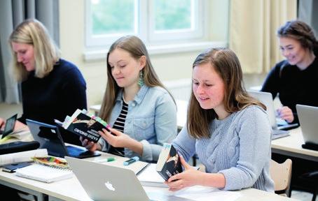 International Baccalaureate H Inriktningar: Samhällsvetenskap Naturvetenskap Ekonomi med undervisningsspråk engelska Pre-Diploma Programme (Pre-DP) The Pre-Diploma Programme is a one year course