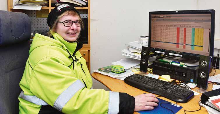HÖGRE SLAKTINKOMSTER tack vare hullbedömningskameran BCS FAKTA OM BRUATORP, Söderåkra Ägare: Britt och Gilbert Johansson Antal djur: ca 150 mjölkande Avkastning: 10 600 ECM Typ av kotrafik: Feed