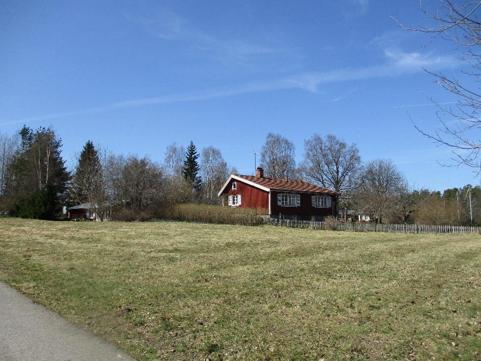 6 (24) Planens förutsättningar Pågående markanvändning Området är en del av ett stort sammanhängande bostadsområde som avskiljer flera större bostadsområden ifrån varandra med ett mindre grönområde