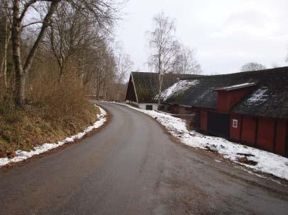 5. GESTALTNING Bygatan Den gamla Bygatan (markerad med rosa pil på kartan) är en mycket gamla kulturhistorisk intressant väg vid Duverum, strax väster om Jämjö.