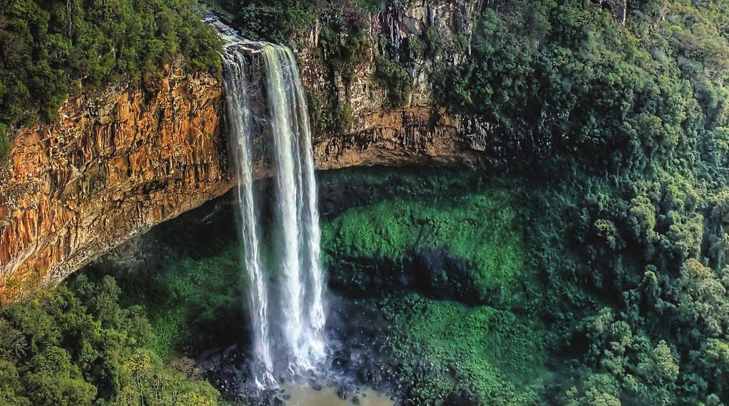 CARACOL är ett helt nytt, komplett sortiment av takavvattningsprodukter. Namnet har vi lånat från ett vackert vattenfall i Brasilien som också var en stor inspirationskälla.