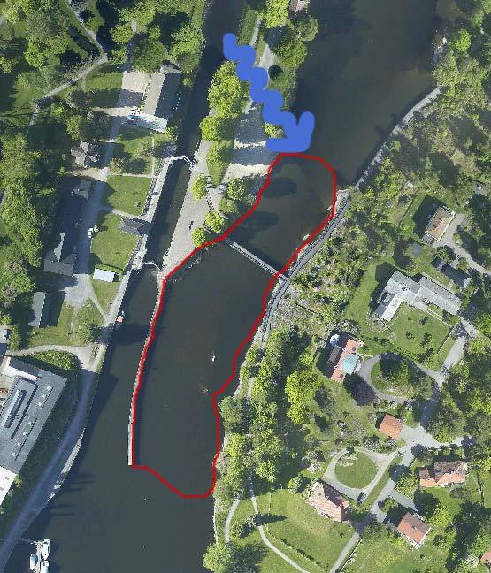 Strömriktning Överledningskanal Område aktuellt för vidgning Figur 4 Ortofoto föreställande området runt slussen i Säffle.