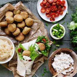 samt sallad på kronärtskockor och pinjenötter. Mums säger vi.