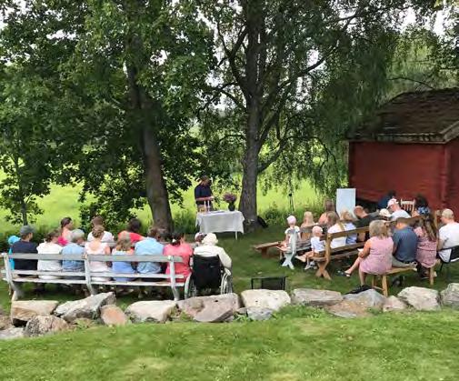 Mia Ahlskog Friluftsgudstjänst i Lepplax Under en följd av år har en friluftsgudstjänst ordnats en julisöndag. Tack vare att regnet höll sig borta kunde en sådan hållas denna sommar.