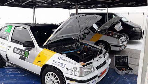 Två sträckor körda & tyvärr en riktigt tråkig start på rallyt. Punktering vänster fram & pyspunka höger bak redan på första sträckan.