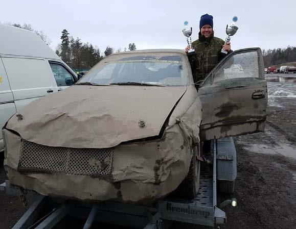 Vill ni folkracelicens kontakta Robert Björling på tele 0150 109 45 eller mobil 070 5397726 ej efter 21.