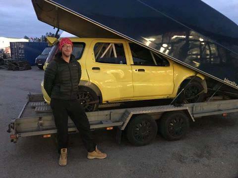 Eftersom det var två tävlingar i en så siktar vi på att starta om på kvällsetappen men tyvärr inträffar en olycka på samma sträcka som gör att räddningstjänst och ambulanshelikopter kallas in.
