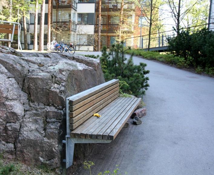 I del F2 Säkerhet vid användning av byggnad finns bestämmelser om bland annat ramper, trappor, räcken och ledstänger (www.ymparisto.fi).